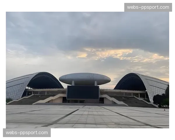 河南省体育局积极推进航海体育场修缮提升，力争改善观赛环境